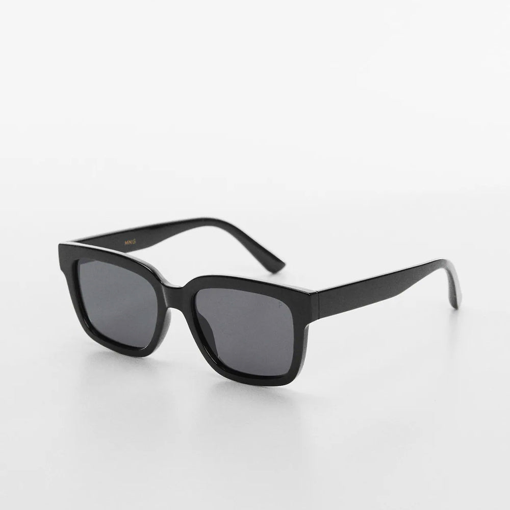 Polarised sunglasses